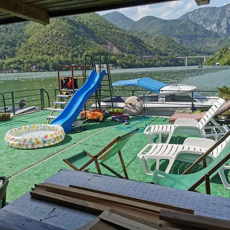 Splav Drina-visegrad بيت للعطل Višegrad